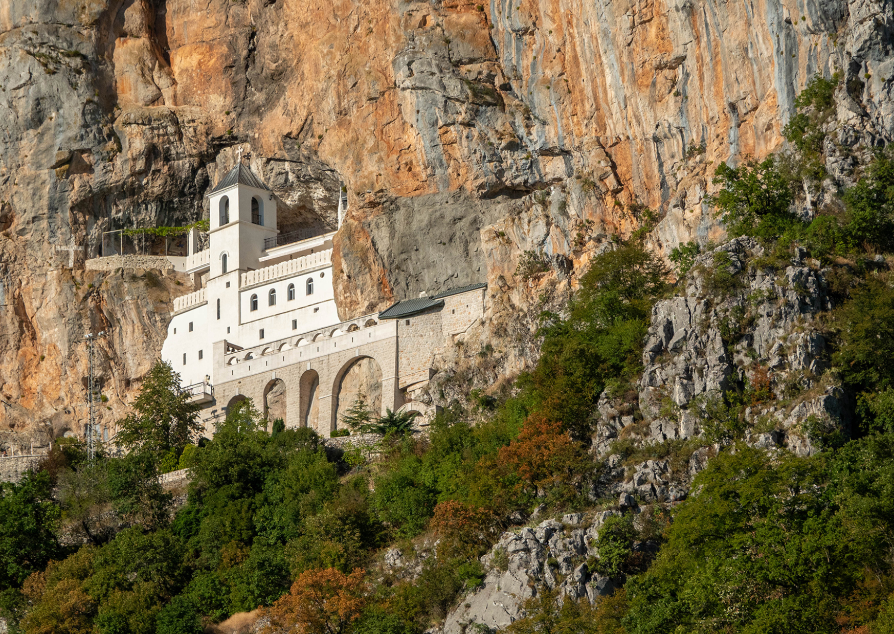 Ostrog-mosteiro-Montenegro