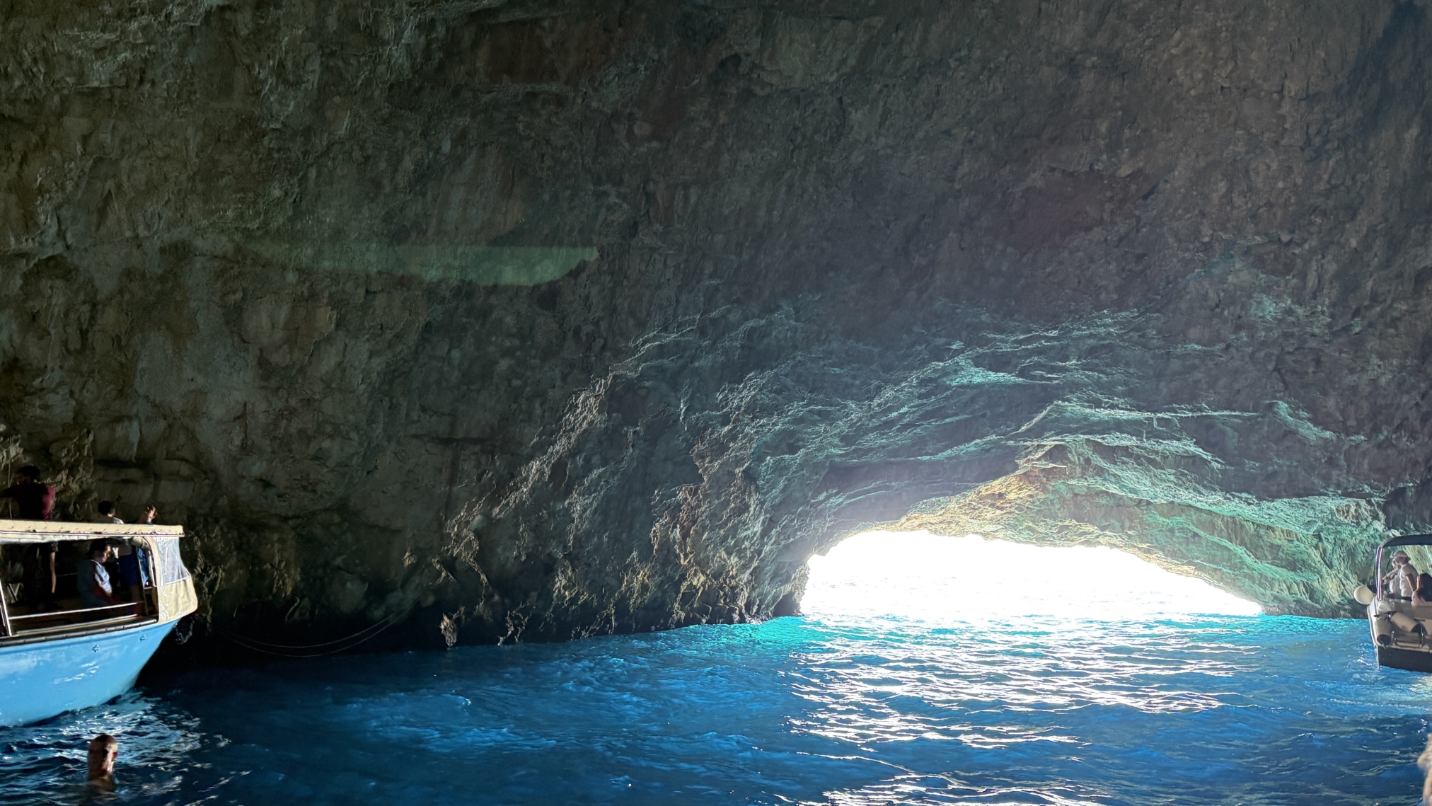 gruta-azul-kotor-montenegro
