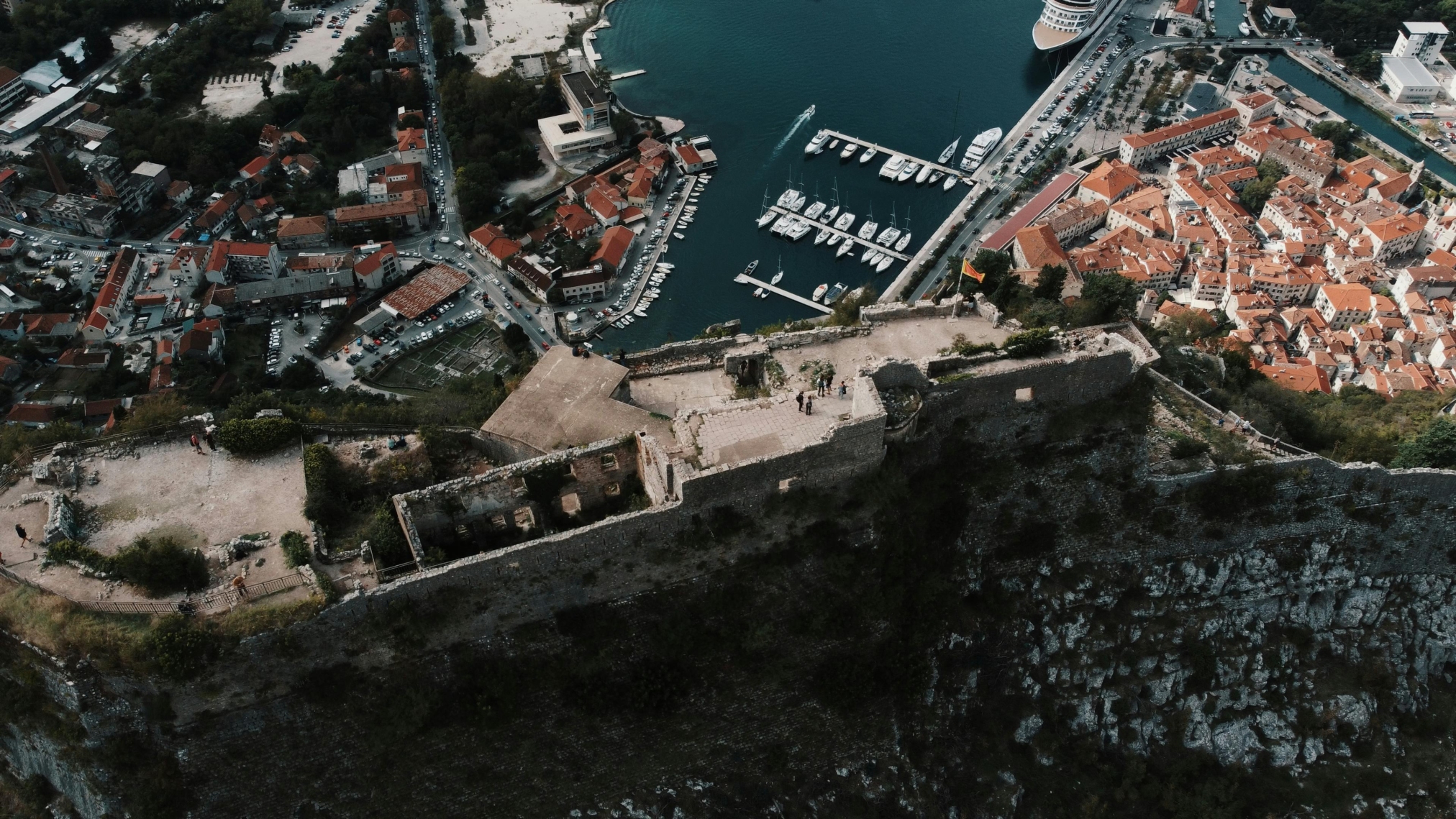 fortaleza-sao-joao-kotor-montenegro-drone