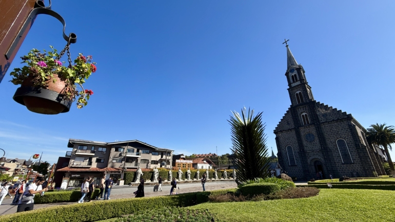 Frente Igreja de Pedra Gramado