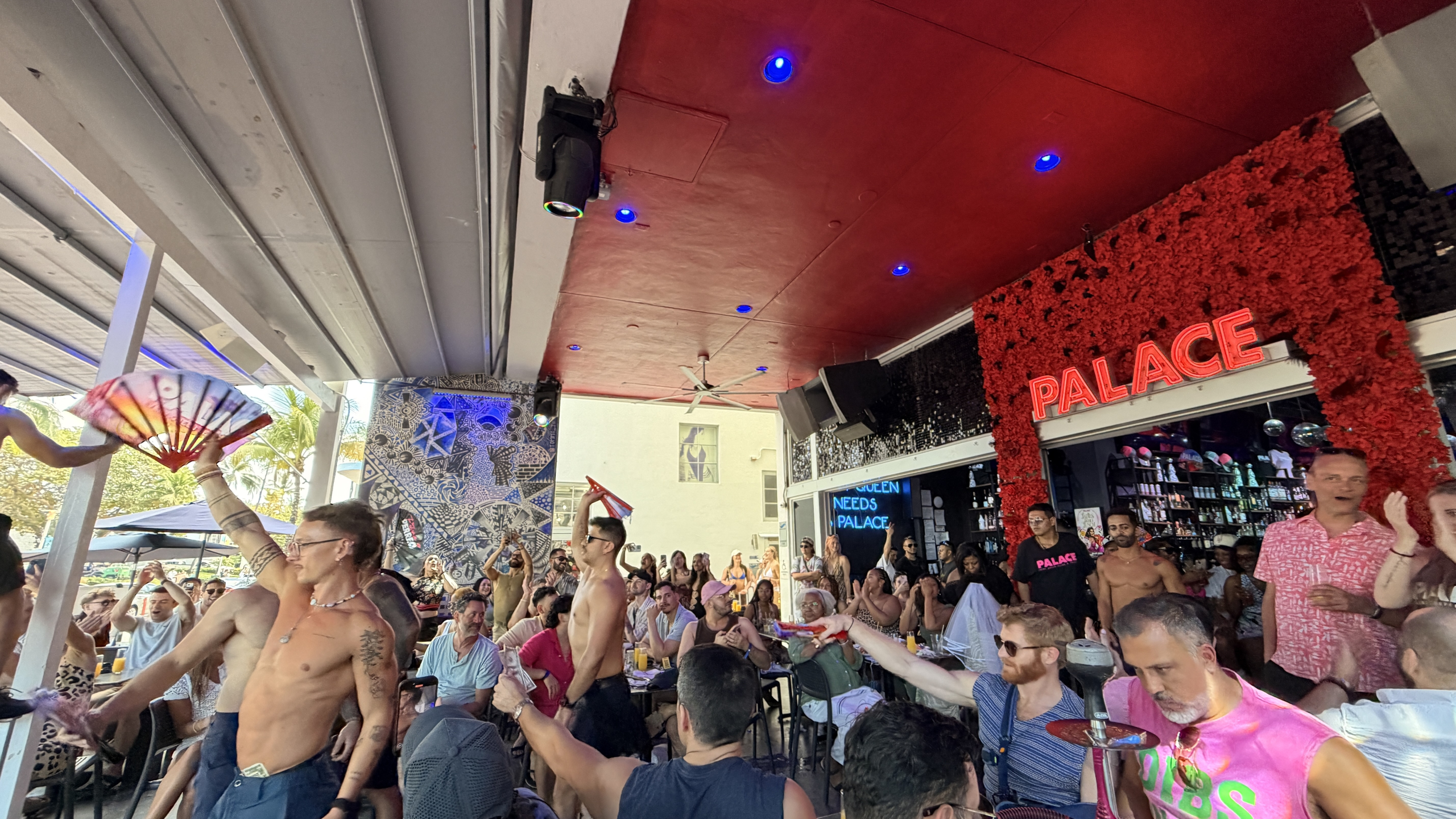 Palace Bar atração em Miami para o público LGBT