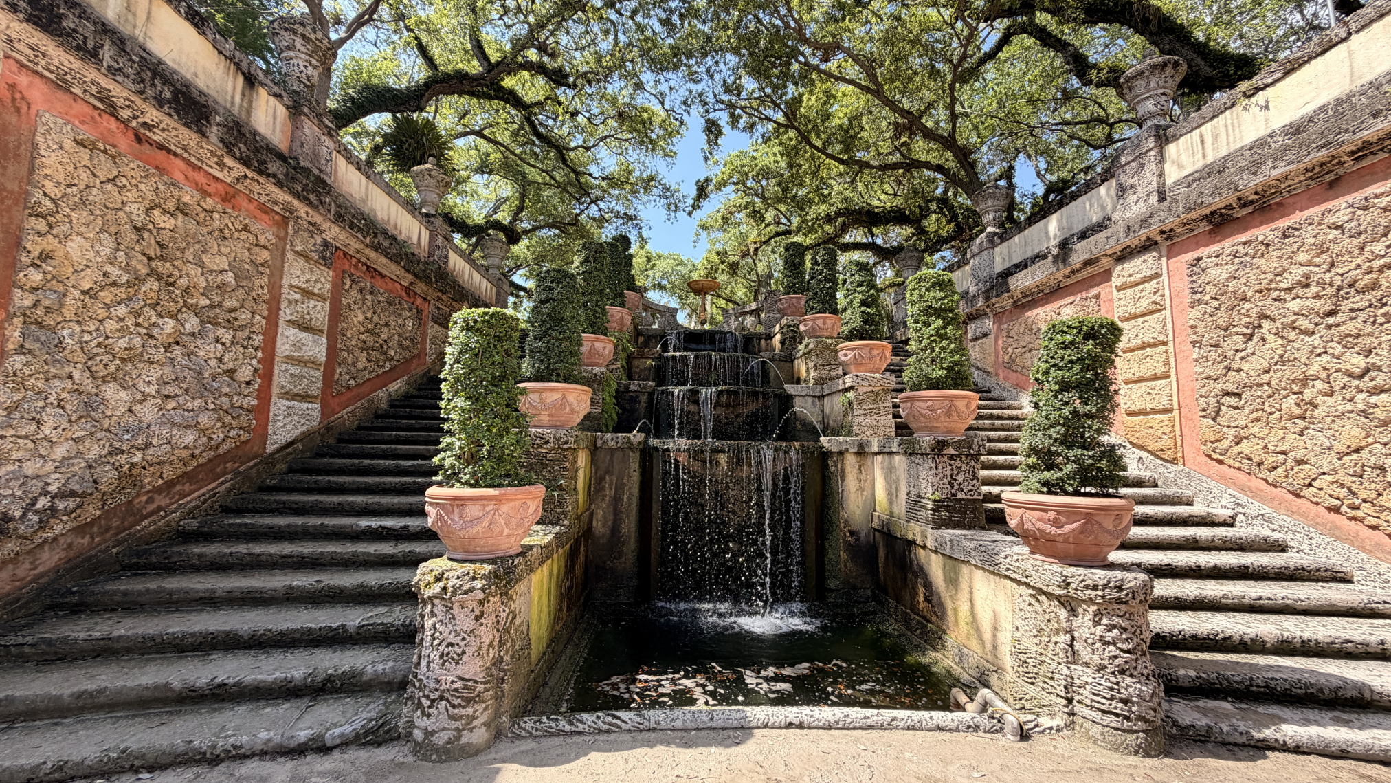 Fonte no Viscaya Garden