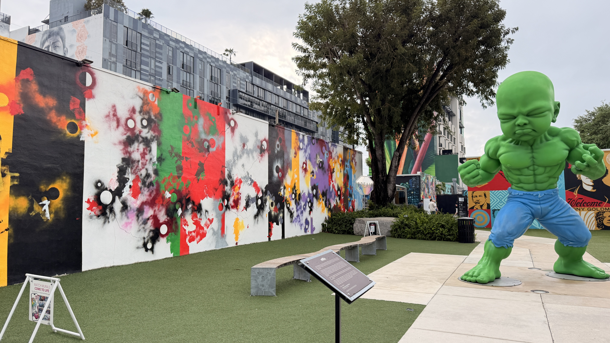 Entrada Wynwood Walls Miami LGBT
